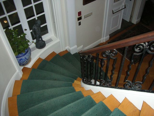spiral_stair.JPG